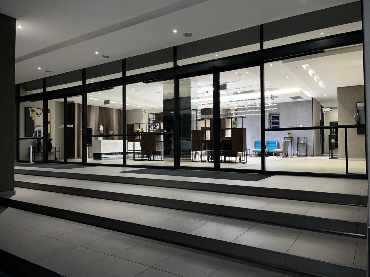Sandton Skye Executive - With Inverter * Johannesburg
