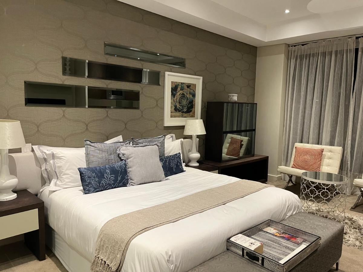 Sandton Skye Executive - With Inverter Apartment *